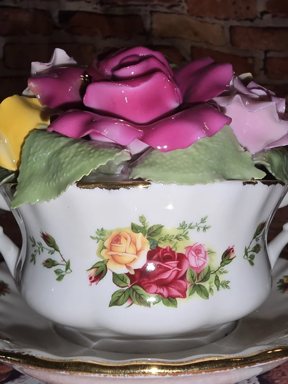 Royal Albert Old Country Roses Musical Cup Of Soup Rose Bouquet